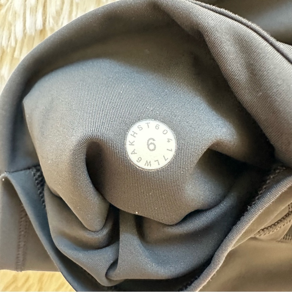 Lululemon Fast & Free Charcoal Gray Crop Leggings Size: 6 - Picture 6 of 6